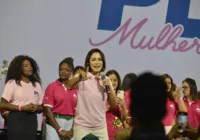 Michelle diz ser feminina e não feminista: "Amamos vocês, homens"