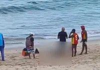 Mistério: corpo de homem é encontrado em praia da Barra; vídeo