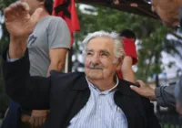 Mujica descarta tratar seu tumor fora do Uruguai e agradece apoio