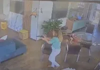 Mulher que invadiu casa e matou dois cometeu crime por causa de dívida