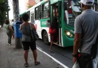 Ônibus volta a circular no bairro de Fazenda Coutos