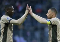 PSG goleia Lorient por 4 a 1 e se aproxima de título da Ligue 1