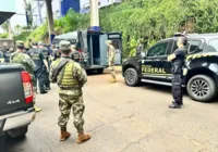 Paraguai envia de volta para o Brasil 25 presos de facções