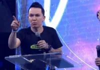 Pastor afirma que beijou filha: "Ai, se eu te pego!"; ASSISTA