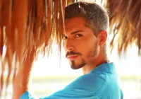 Pedro Rhuas, autor LGBTQIAPN+, é confirmado na Bienal do Livro Bahia