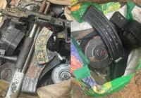 Polícia apreende arsenal de armas de facção em Mirantes de Periperi