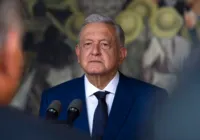 Presidente mexicano divulga número de telefone de jornalista