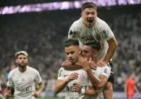 Romero marca duas vezes e Corinthians goleia Nacional-PAR