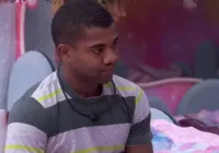 "Sentindo um negócio estranho", revela Davi em conversa com Isabelle