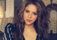 Shakira surpreende Coachella em dia dominado por artistas latinos