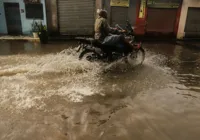 Sul da Bahia sofre com alagamentos em hospitais e residências