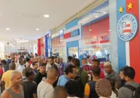 Tumulto na fila para compra de ingressos para o Ba-Vi decisivo