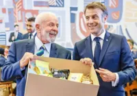 Veja presentes que Lula deu a Macron durante visita ao Brasil