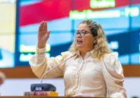 Vídeo: Deputada propõe sessão só com homens: "mulher deve submissão"