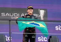 Vídeo: Enzo Fittipaldi faz dupla ultrapassagem e vence corrida na F2