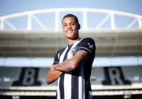 Vitória encaminha contratação de atacante do Botafogo; confira