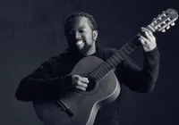 Xande de Pilares traz turnê “Xande canta Caetano” para Salvador