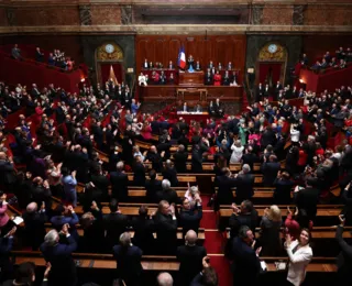 Aborto se torna direito constitucional na França