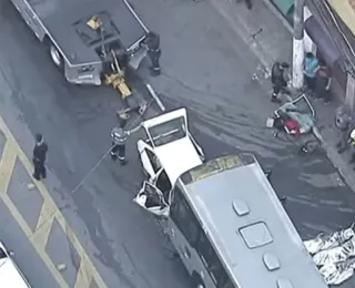 Acidente entre carro e ônibus deixa três mortos