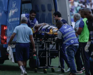 Após deixar partida de ambulância, jogador do Jequié recebe alta