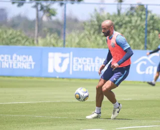 Autor do gol 10 mil do Bahia, Thaciano se reinventa de atacante