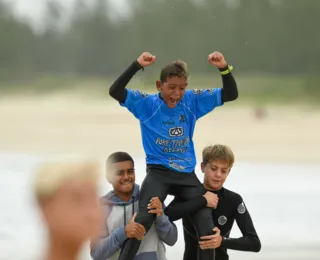 Baiano de 9 anos consegue título do Surf Talento em Santa Catarina