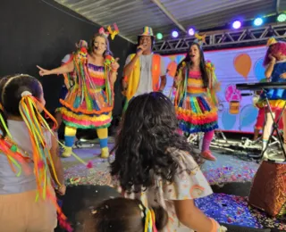 Bailinho da PM proporciona diversão às crianças na Micareta de Feira