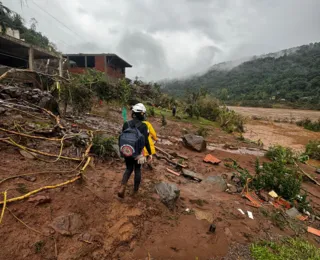 Bombeiros baianos encontram três corpos no Rio Grande do Sul