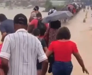 Chuva alaga Terminal Bom Despacho; assista