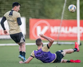 Condé comanda treino com foco na criação de olho no Ba-Vi