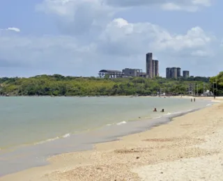 Corpo de homem é encontrado próximo de praia em Salvador