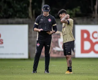 De volta ao Brasileirão, Vitória faz único treino de olho no São Paulo