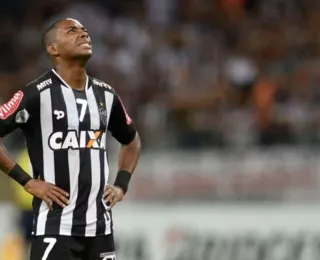 Defesa de Robinho entra com recurso para tirar ex-jogador da cadeia