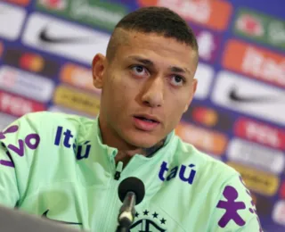 "Deus no céu e a Seleção na terra", diz Richarlison sobre a Amarelinha