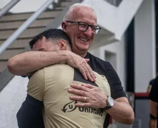 Dorival Jr. visita o CT do Vitória e acompanha treino da equipe