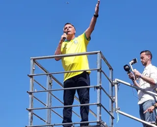 Em ato no Rio, Bolsonaro chama Lula de “ladrão apoiador de ditaduras”