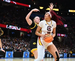 Estrela brasileira vence NCAA e pode ser 1ª escolha da WNBA