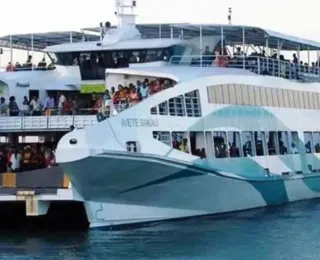 Ferry opera com duas embarcações e causa transtornos em Salvador