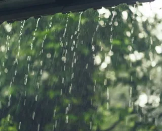 Fim de semana vai ser de chuva com ventos fortes no litoral baiano