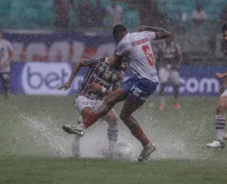 Fortes chuvas paralisam jogo entre Bahia e Fluminense, na Fonte Nova