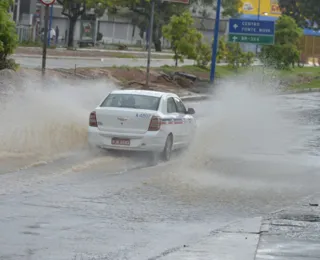 Fortes chuvas seguem causando transtornos em Salvador nesta terça