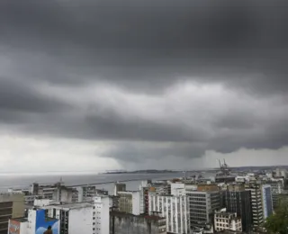 Frente fria deve atingir Salvador; Salvamar alerta a população