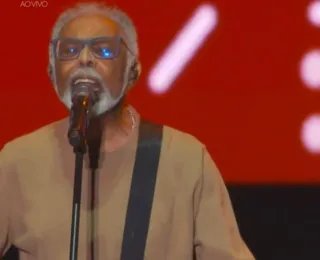 Gilberto Gil agita público no Lollapalooza e se declara: "viva o amor"