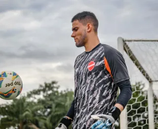 Goleiro emprestado pelo Bahia tem convulsão e vai ao hospital