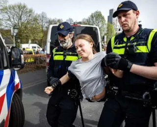 Greta Thunberg é presa duas vezes durante protesto nos Países Baixos