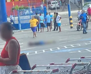 Homem é morto a tiros em estacionamento de supermercado em Paripe