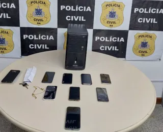 Homens são presos com oito celulares roubados em Salvador