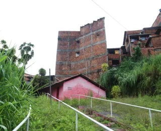 Imóvel que ameaça terreiro está sem previsão de demolição em Salvador