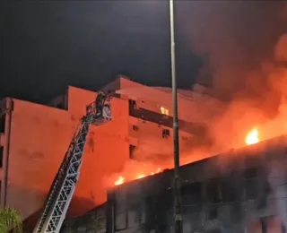 Incêndio em pousada mata ao menos dez pessoas