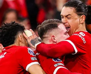 Liverpool vence Sheffield e recupera liderança da Premier League